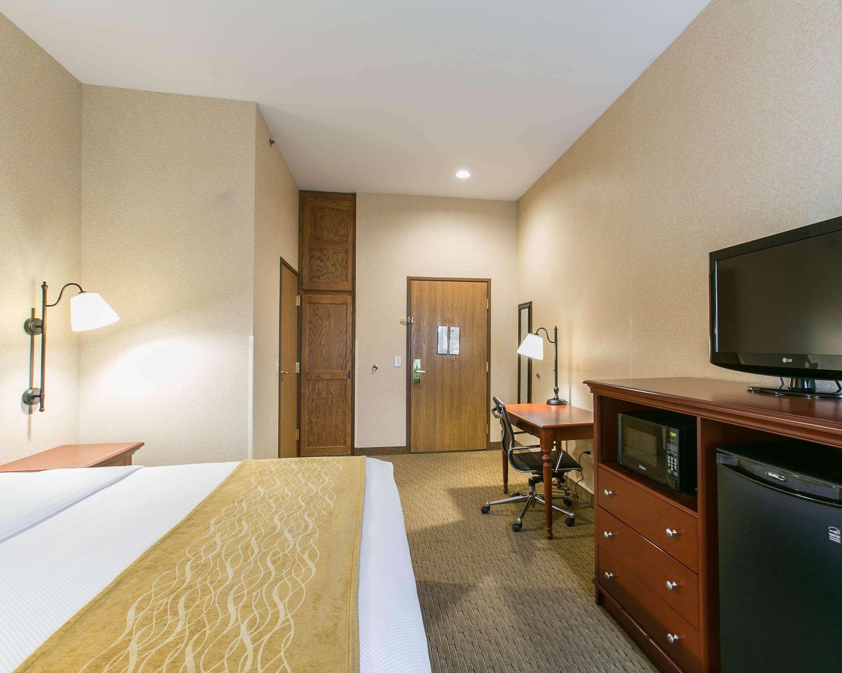 Comfort Inn Warrensburg Station Exterior foto