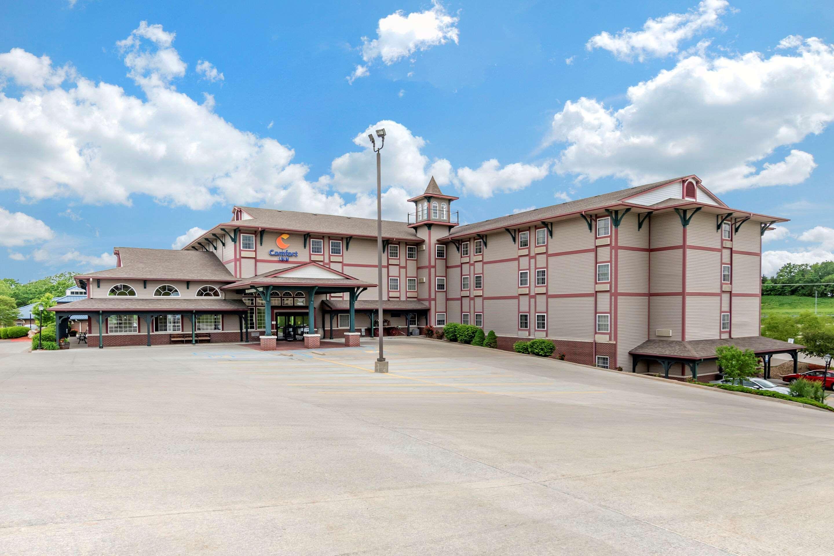 Comfort Inn Warrensburg Station Exterior foto